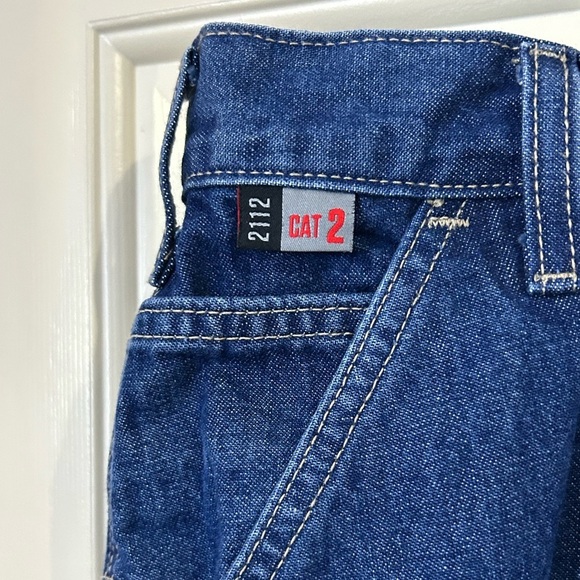 Carhartt Men’s 40x32 (40x29) Loose Fit Flame Resistant Dungaree Jeans - Picture 4 of 12